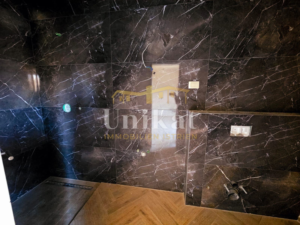 Moderna casa a schiera con piscina e vista sul verde, Poreč